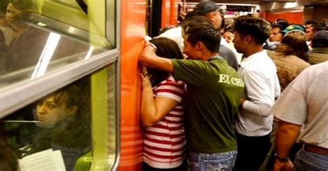 arrimones en el camion|Arrimones en el metro: campaña viral te pone en el.